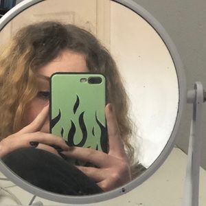 Meet your Posher, Caroline